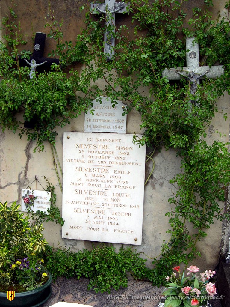 Caveau Silvestre Jeannot.jpg - Caveau Famille Silvestre à pont de Cervières - Briançon (05)